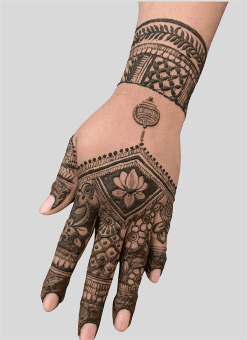 Ravishing Allah Henna Design