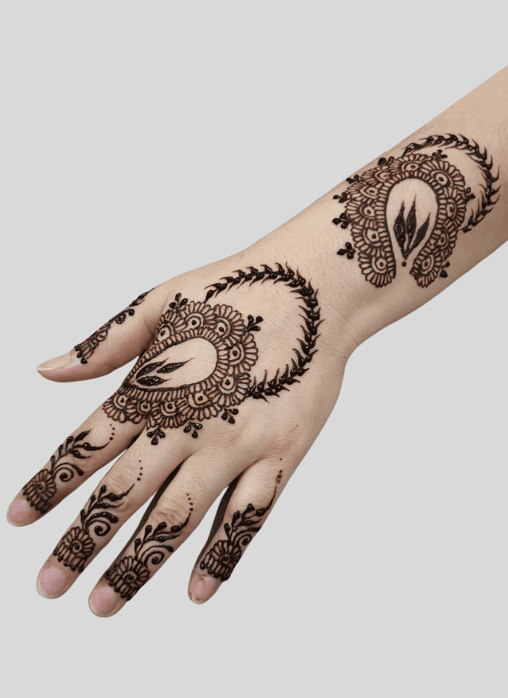 Alluring Custom Henna Design
