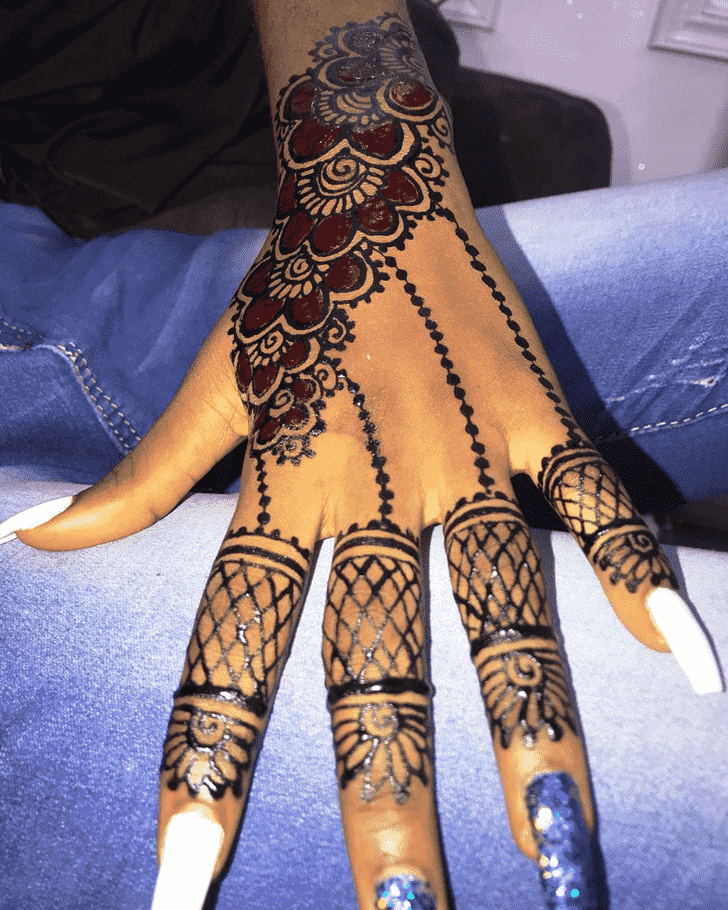 Enthralling Karnataka Henna Design