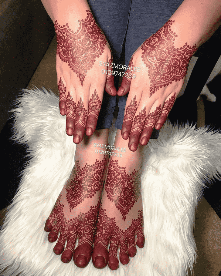 Fascinating Larkana Henna Design