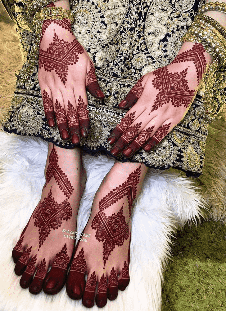 Fine Larkana Henna Design