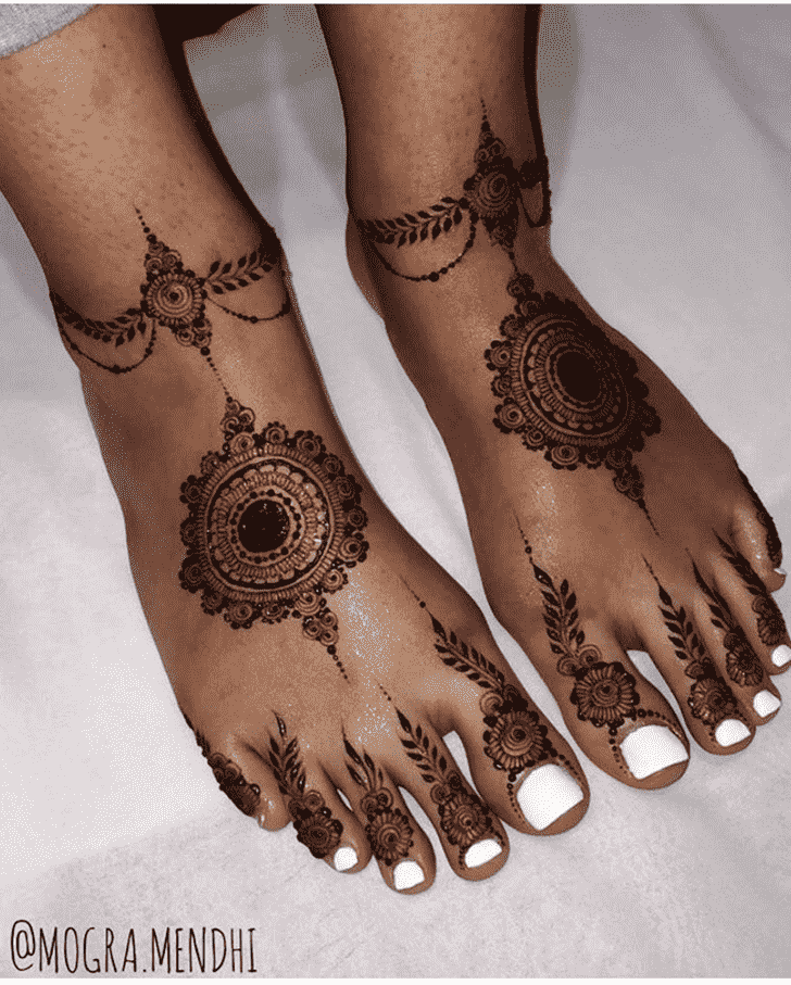 Ideal Lucknow Henna Design