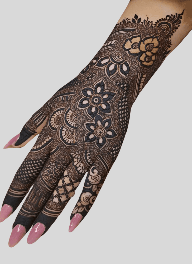 Admirable Personalized Mehndi Design