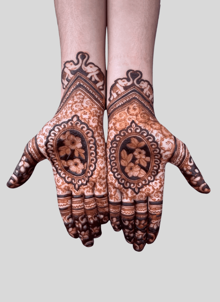 Alluring Personalized Henna Design