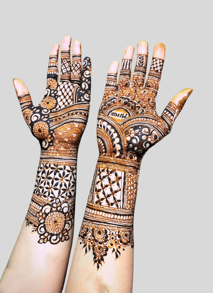 Beauteous Personalized Henna Design
