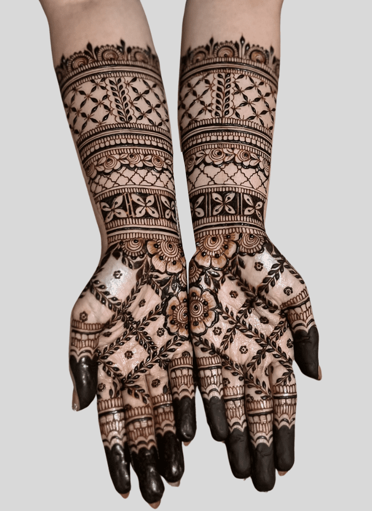 Mesmeric Personalized Henna Design