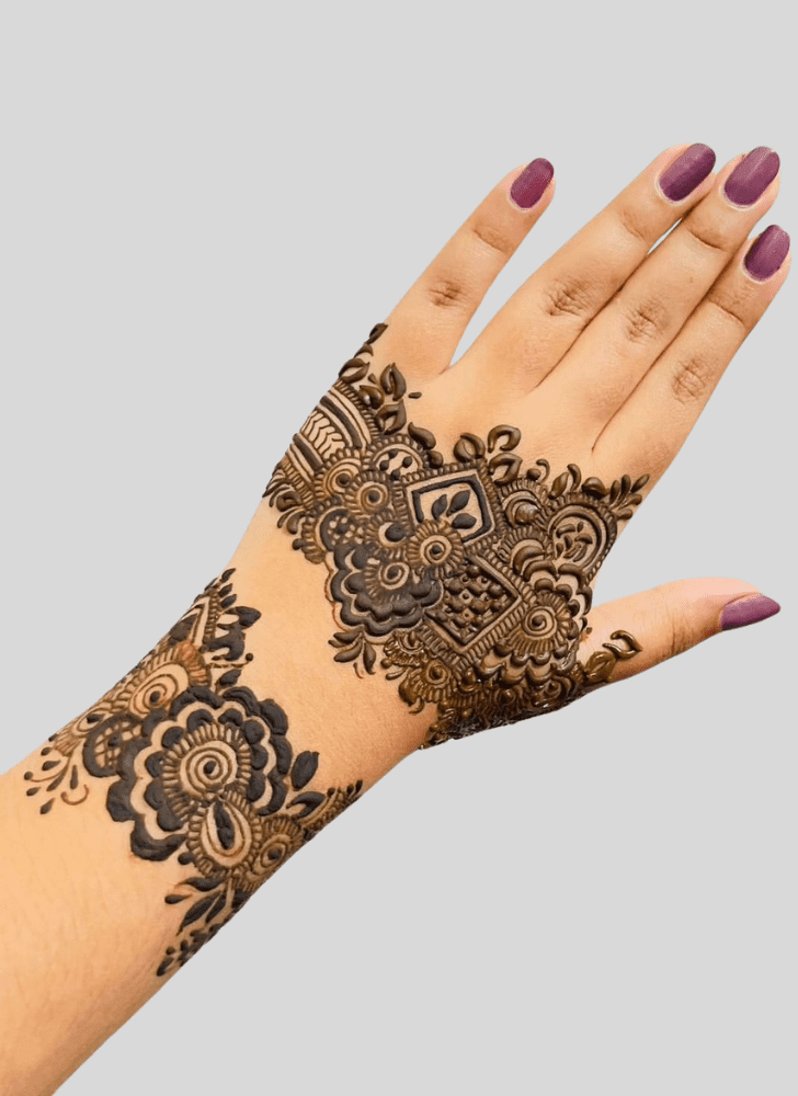 Resplendent Personalized Henna Design