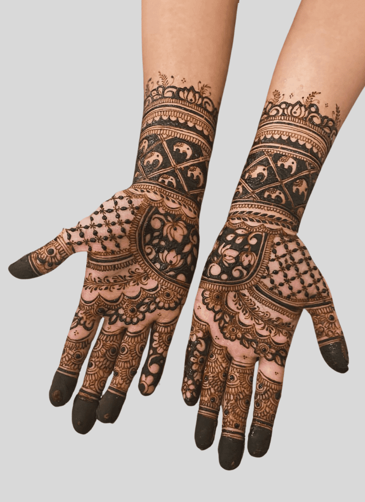 Stunning Personalized Henna Design