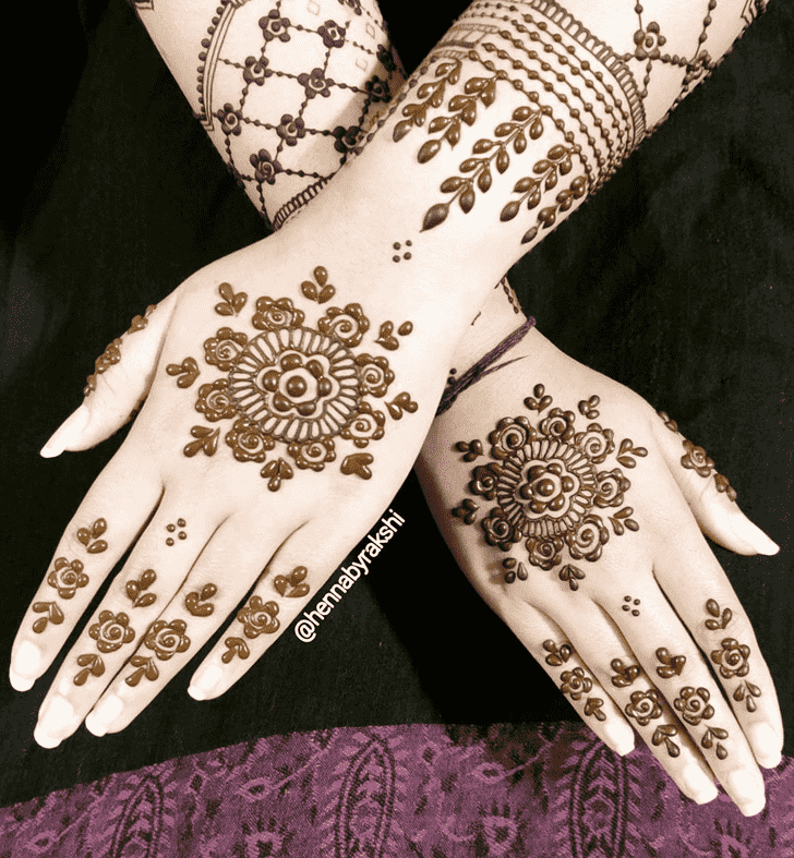Shapely Rajshahi Henna Design
