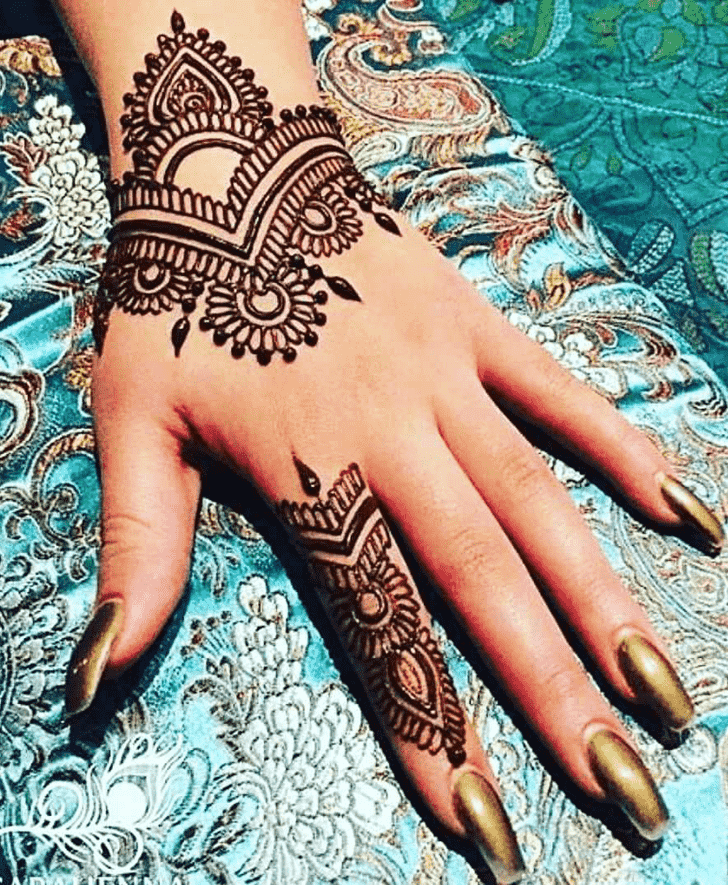 Appealing Rishikesh Henna Design