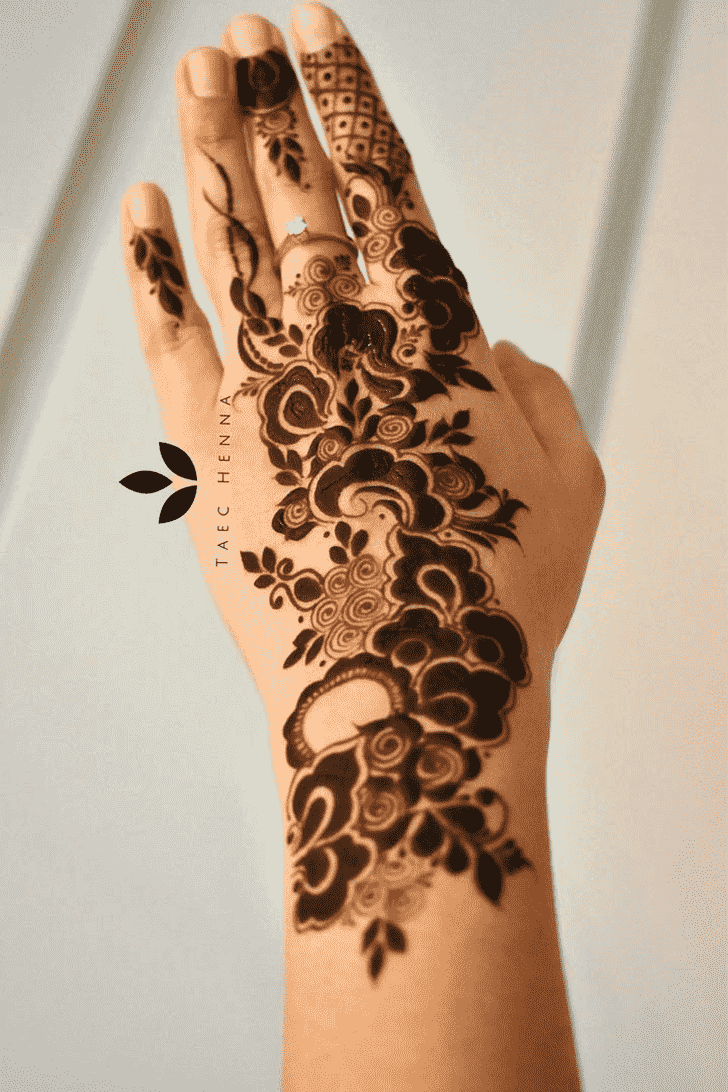 Good Looking Rome Henna Design