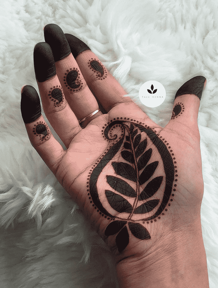 Refined Rome Henna Design