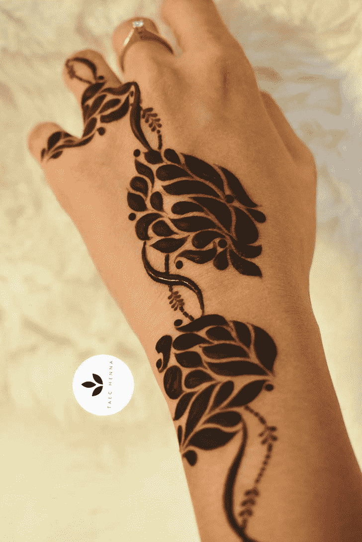 Slightly Rome Henna Design