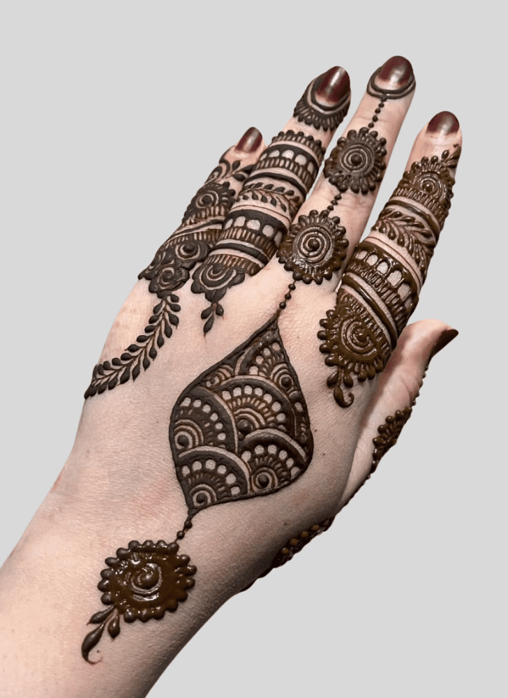 Bewitching Urban Henna Design