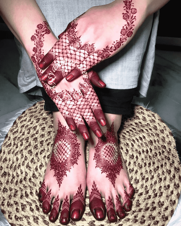 Enticing Actor Henna Design