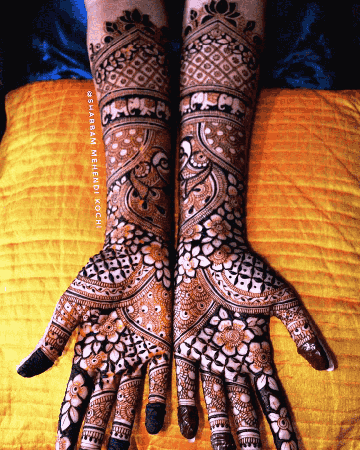 Exquisite Actress Henna design