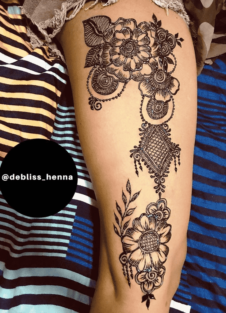 Beauteous Adorable Henna design