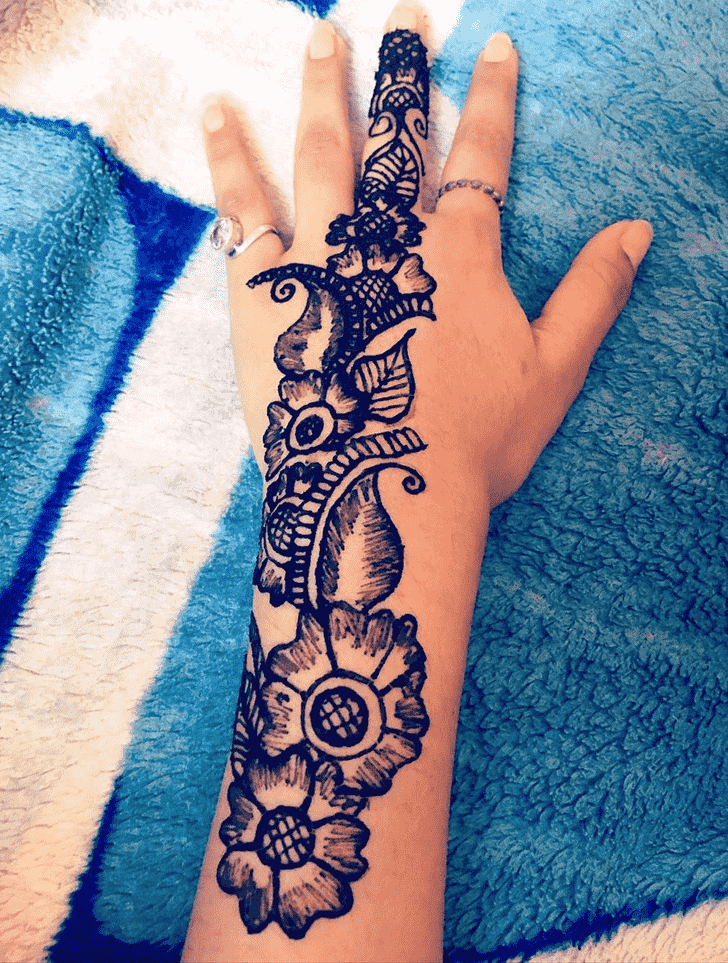 Pleasing Adorable Henna design