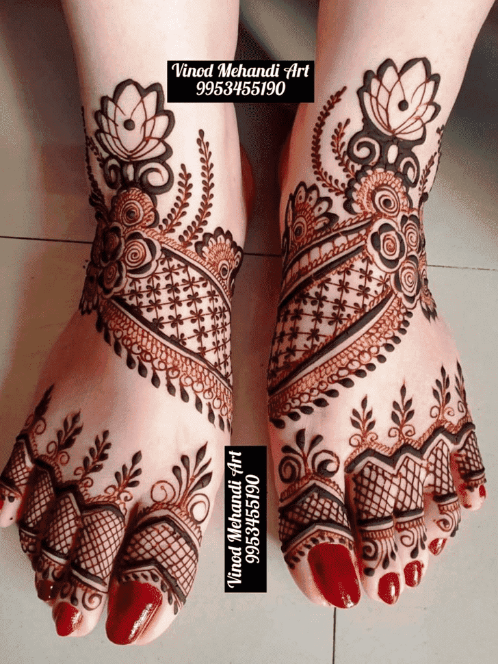 Wonderful Adult Mehndi Design