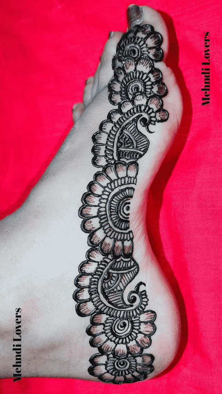 Lovely Ahmedabad Mehndi Design