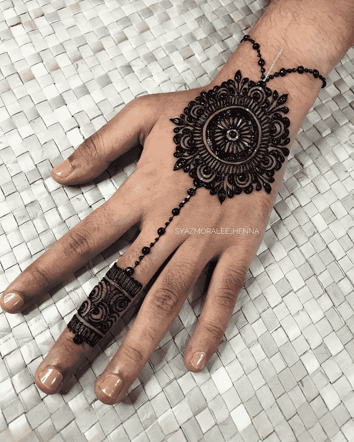 Pleasing Ahmedabad Henna Design