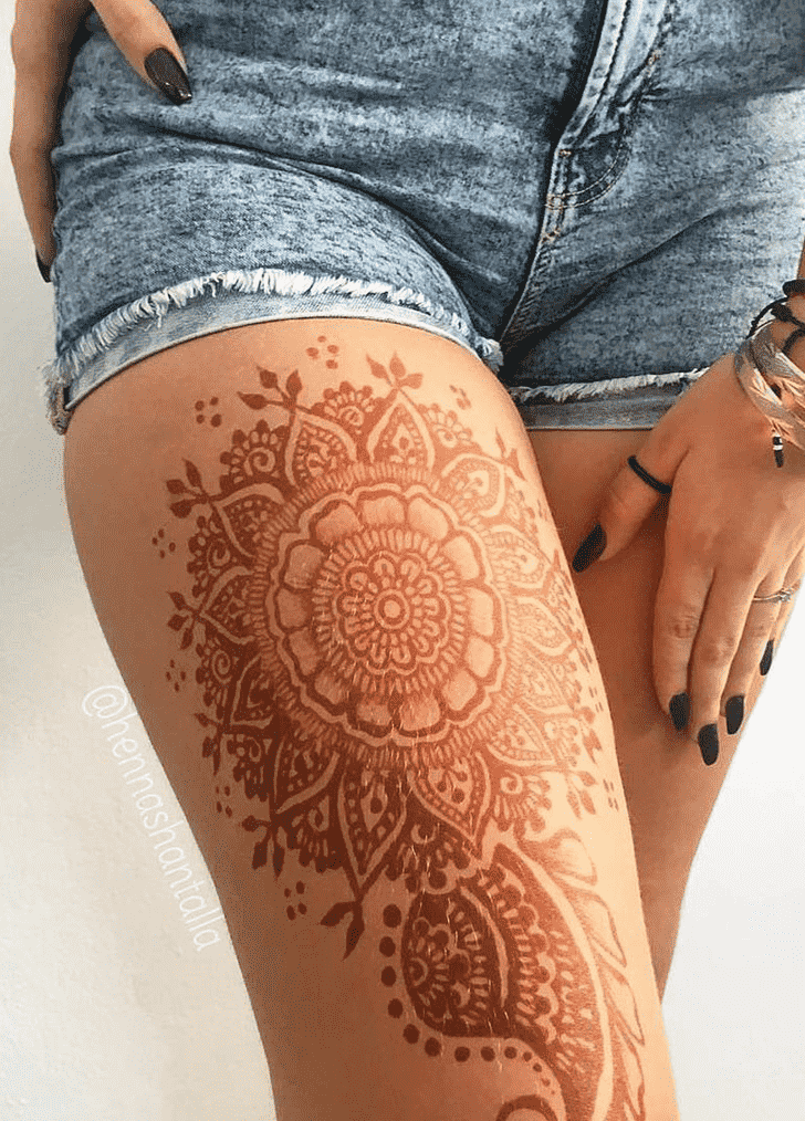 Delicate Al Ain Henna Design