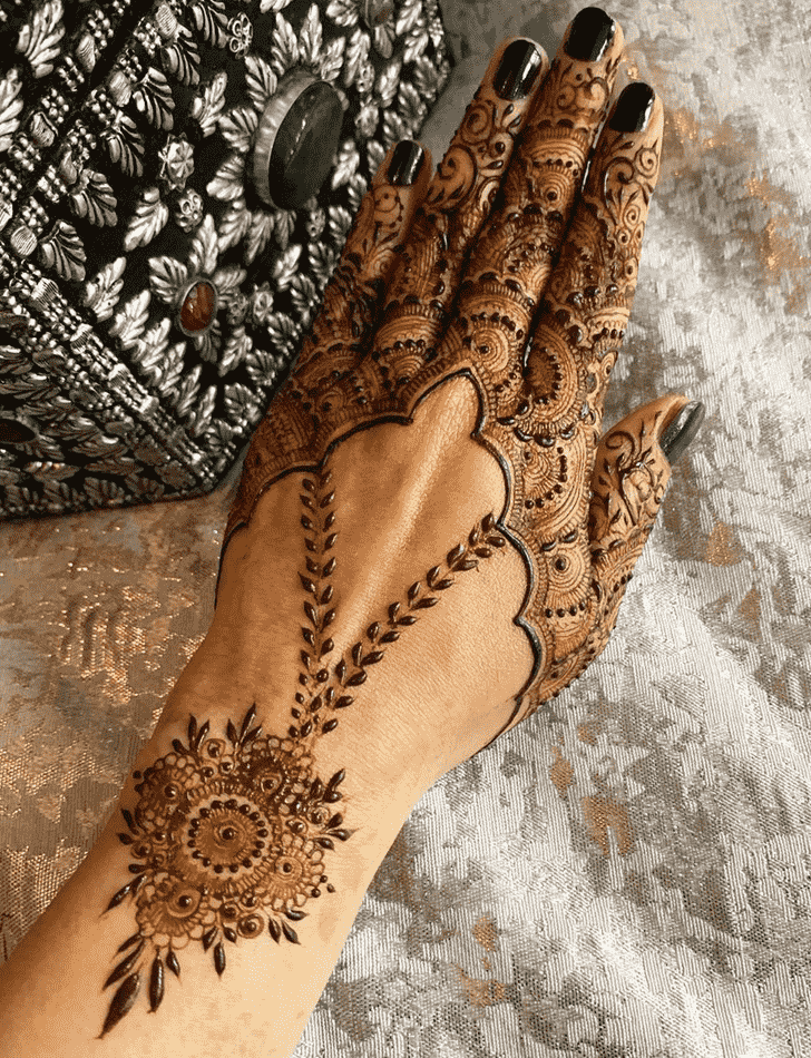 Fascinating Allahabad Henna Design