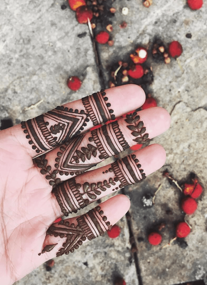 Dazzling Alluring Henna Design