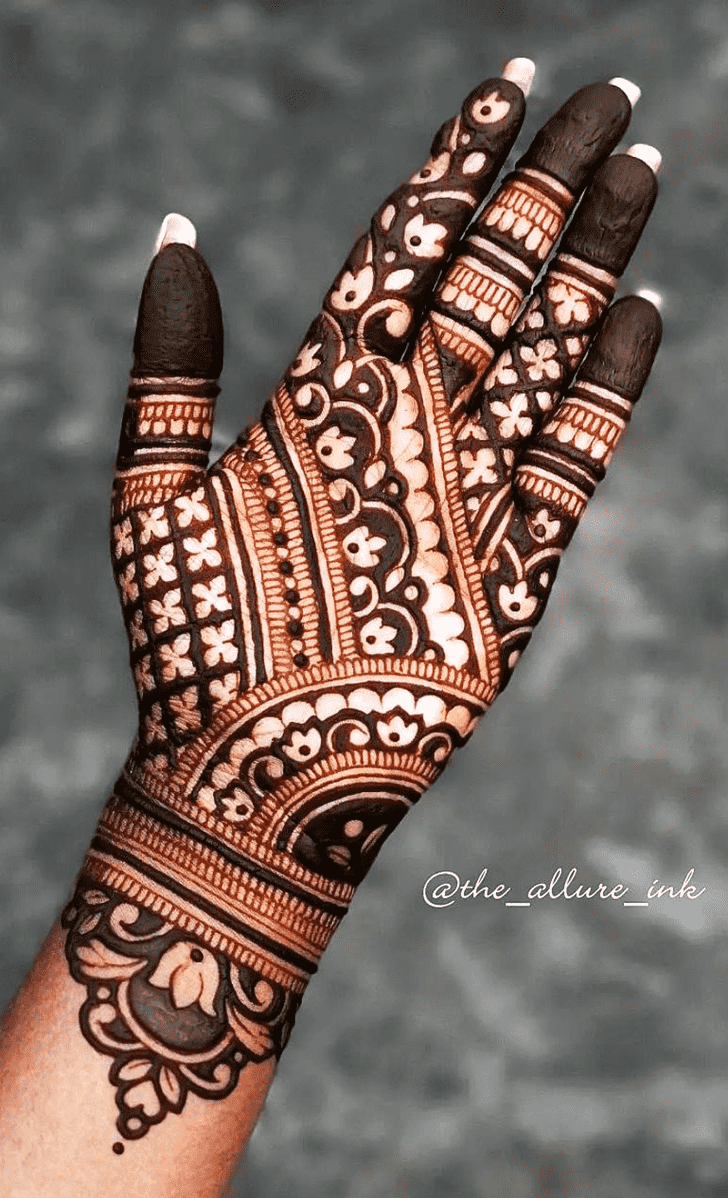 Graceful Amazing Henna Design