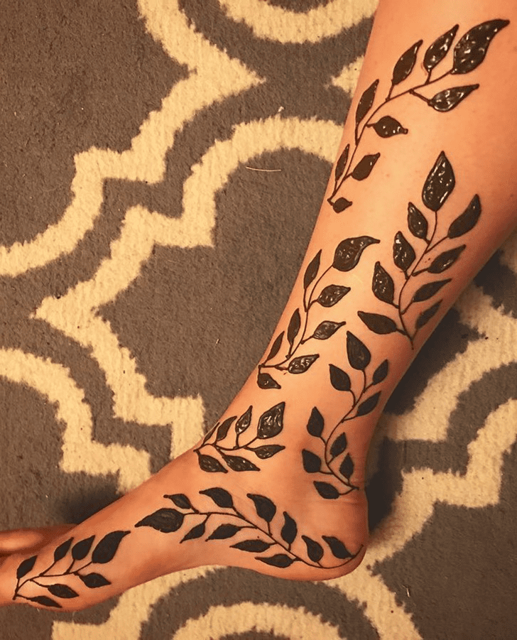 Charming Ankle Henna Design