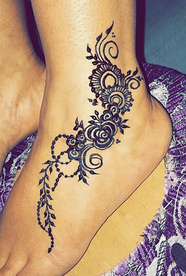 Dazzling Ankle Mehndi Design