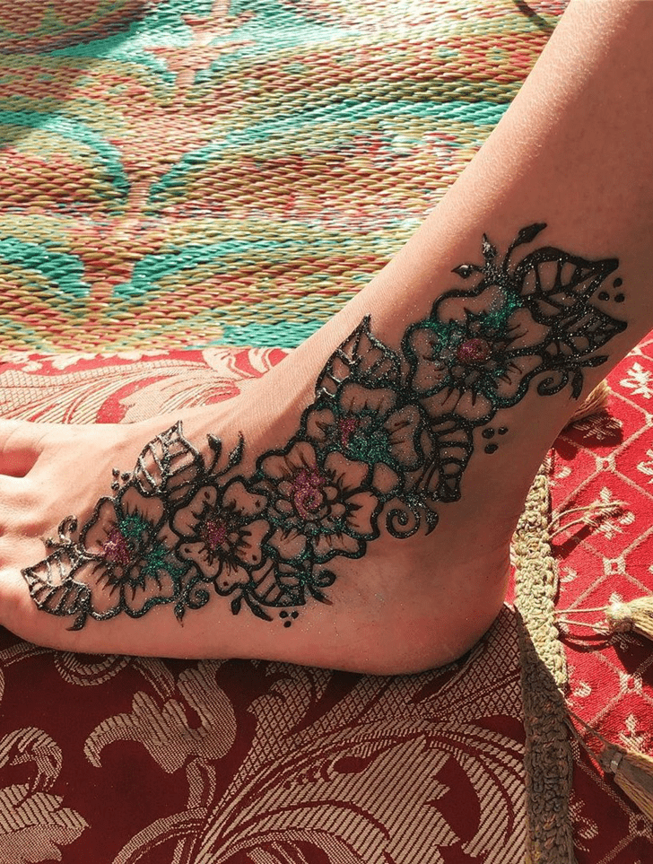 Fair Ankle Henna Design