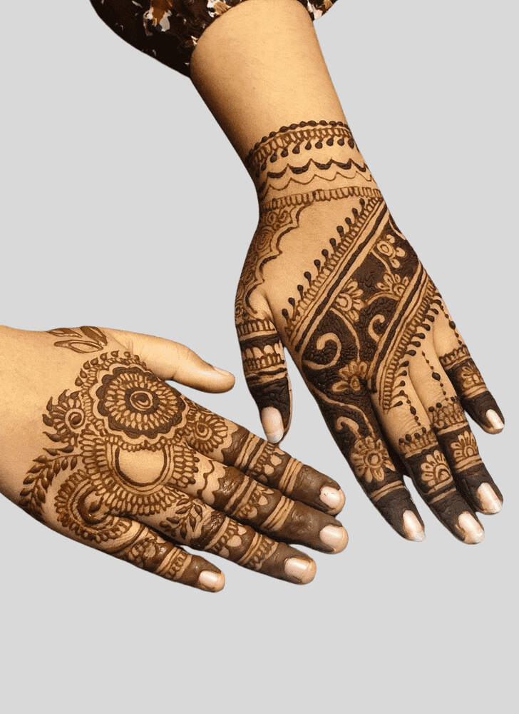 Fascinating Artistic Henna Design