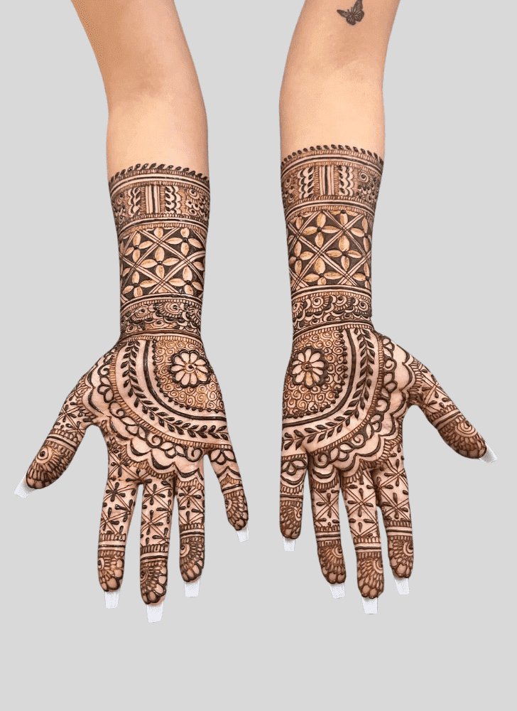 Fetching Artistic Henna Design