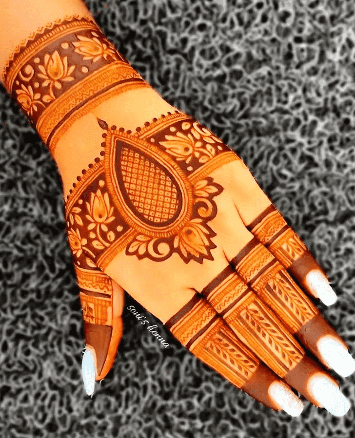 Dazzling Attractive Henna Design