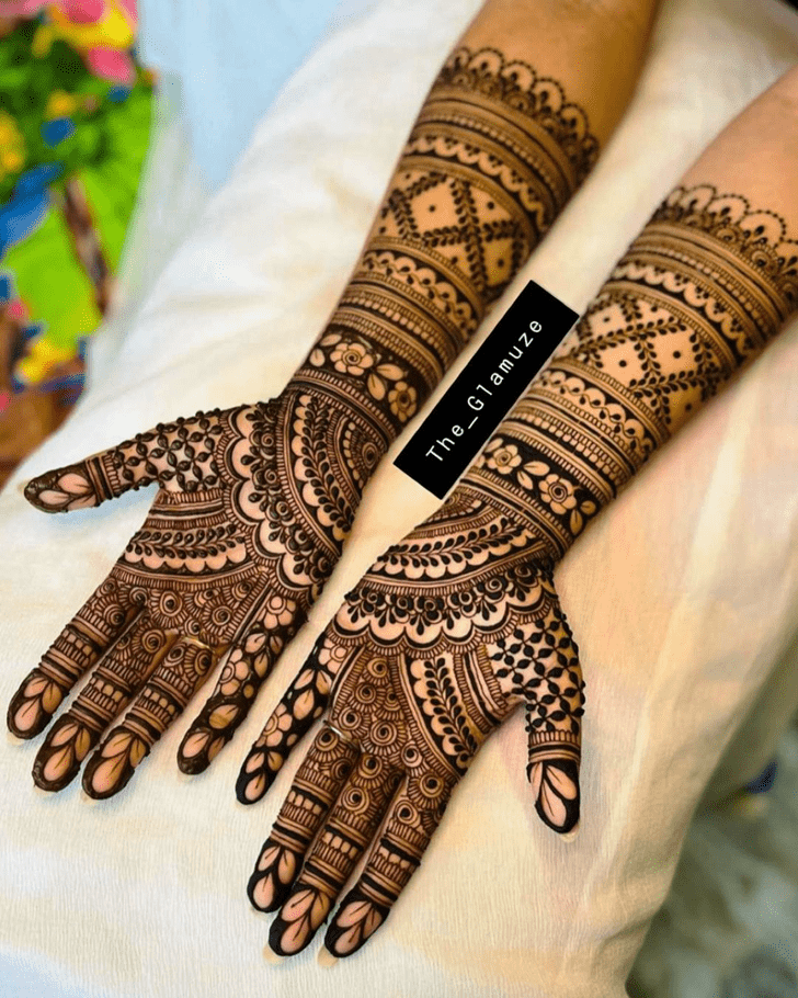 Enthralling Attractive Henna Design