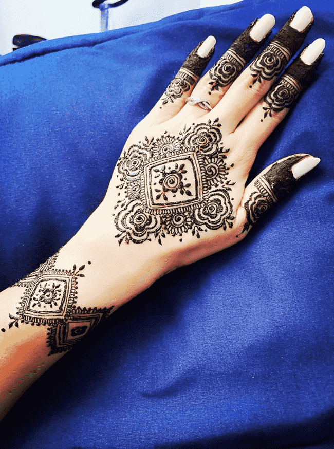 Pretty Aurangabad Henna Design