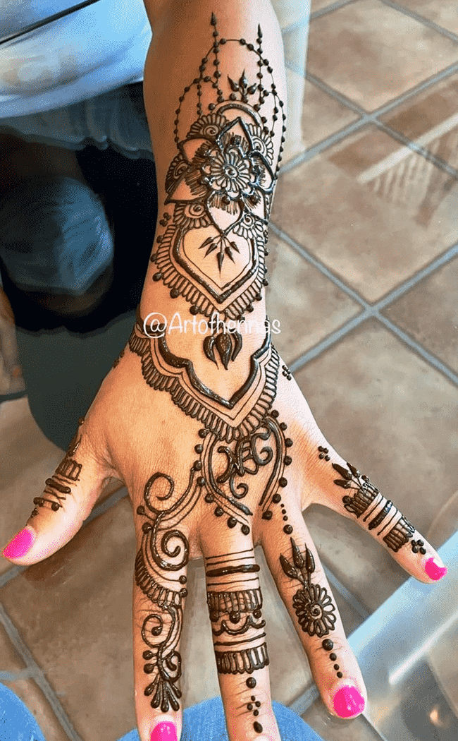 Refined Aurangabad Henna Design