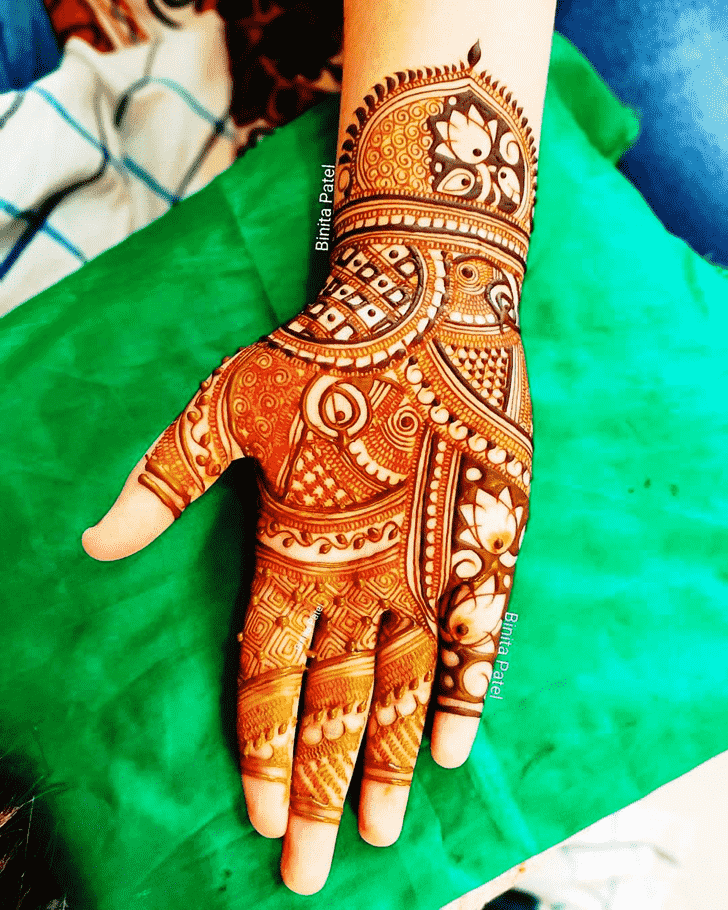 Comely Austria Henna Design