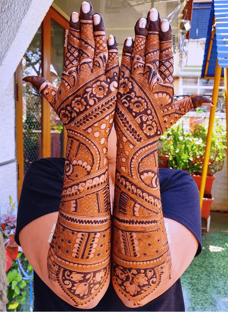 Enticing Austria Henna Design