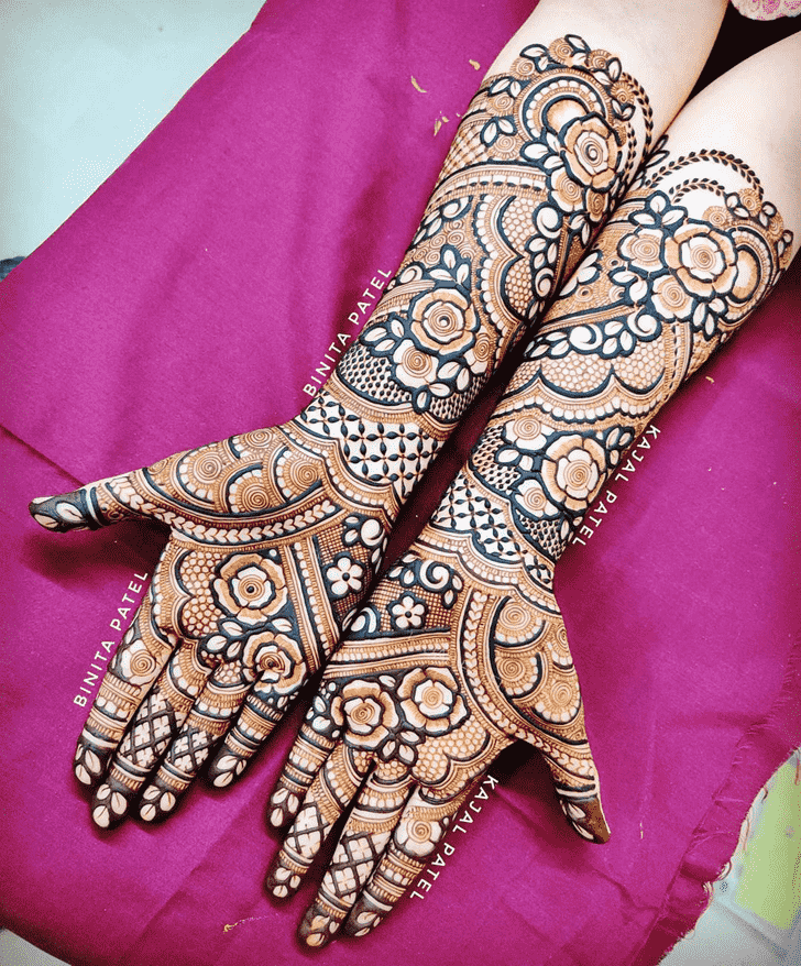 Pretty Austria Henna Design