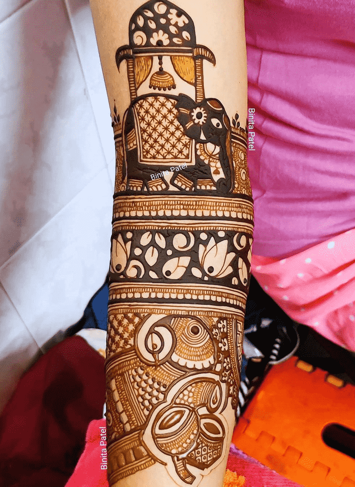 Resplendent Austria Henna Design