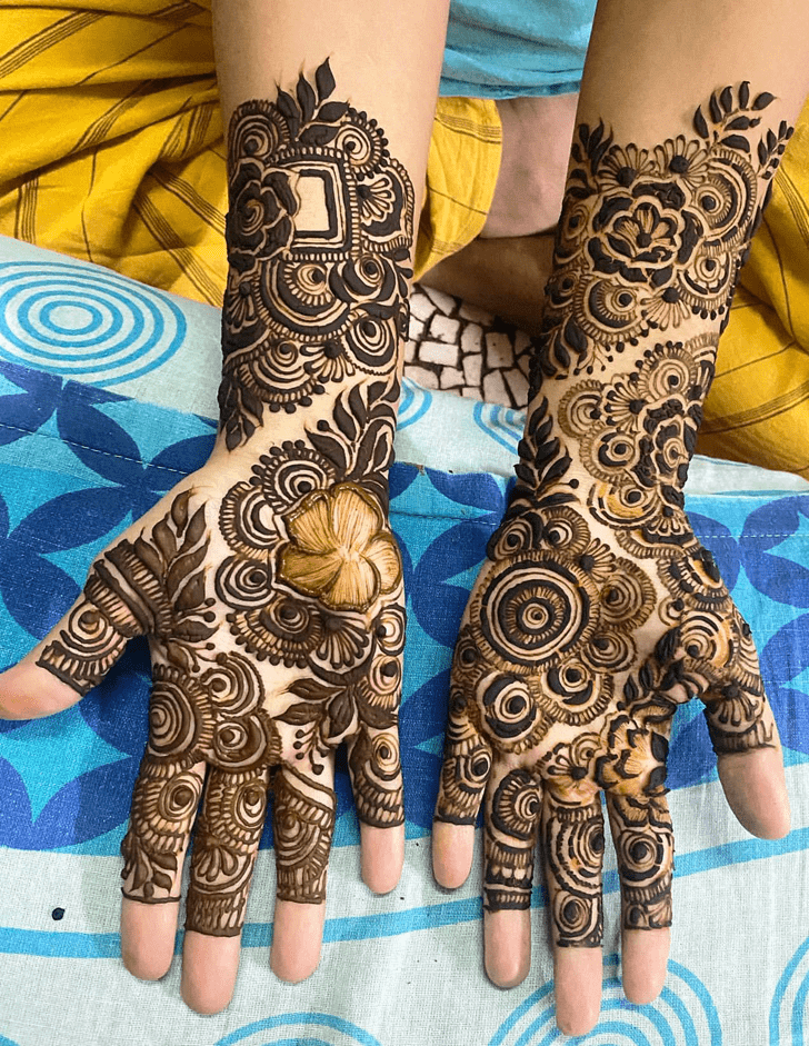 Fascinating Awesome Henna Design