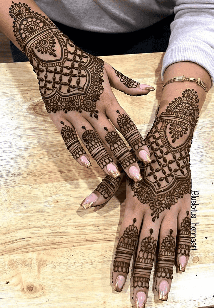 Inviting Awesome Henna Design