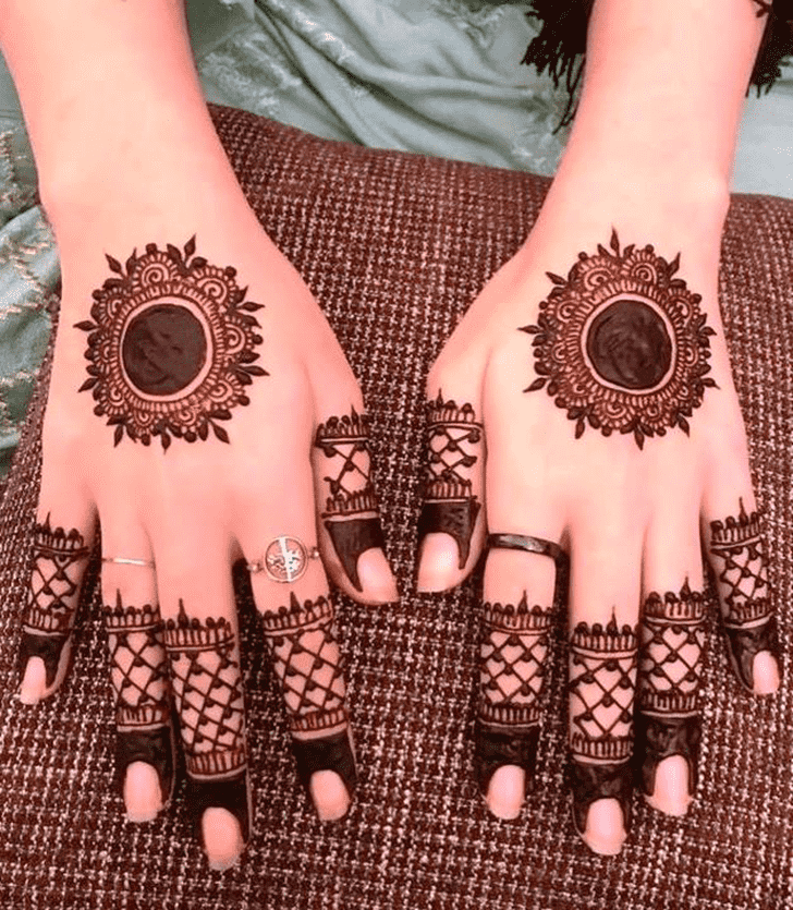 Shapely Awesome Henna Design