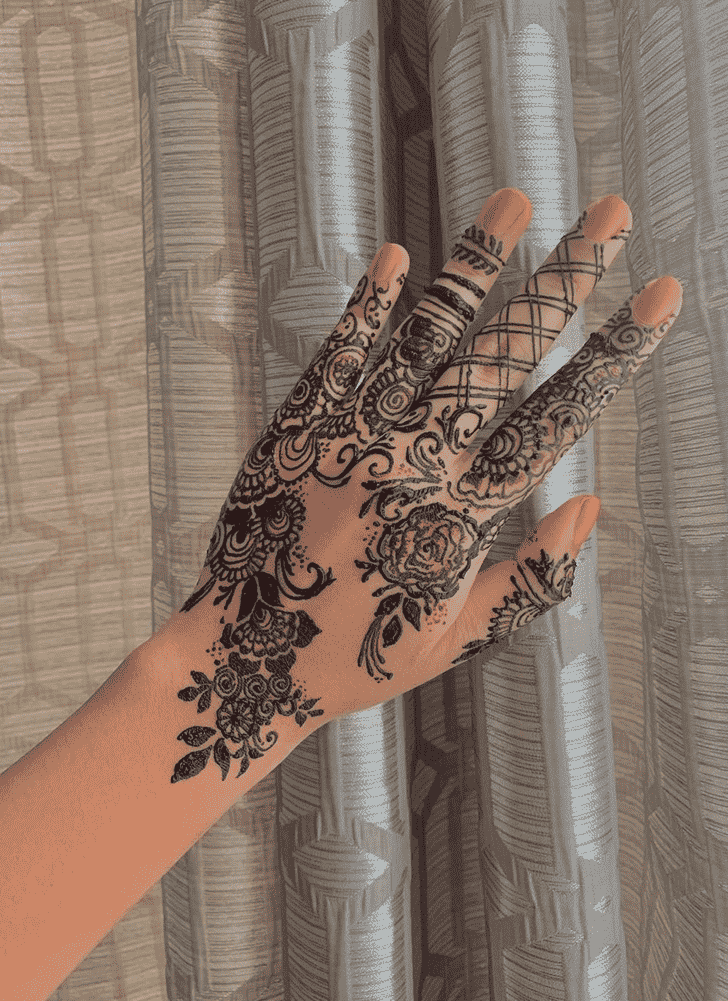 Admirable Back Hand Mehndi Design