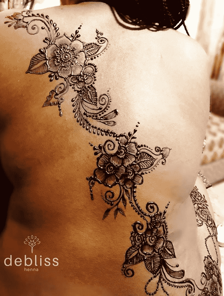 Bewitching Back Henna design