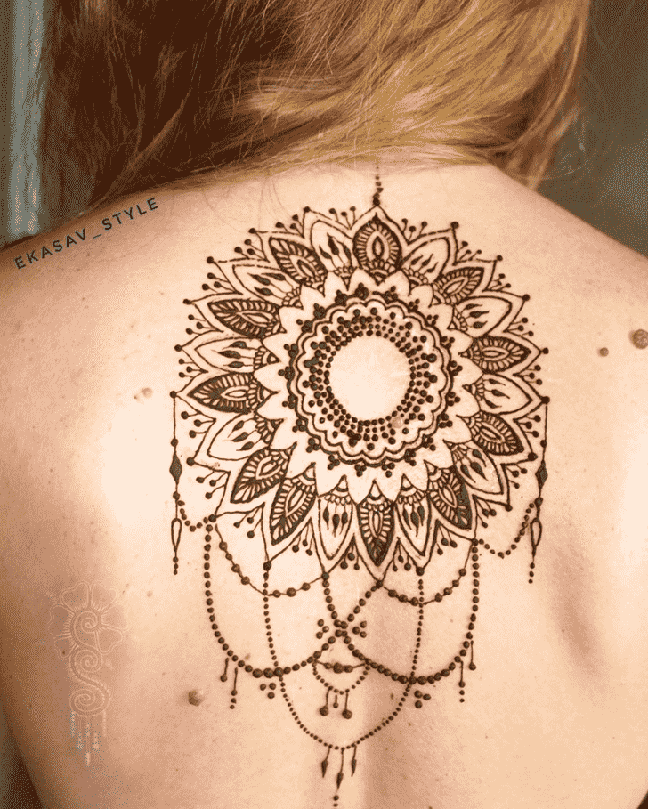 Lovely Back Mehndi design