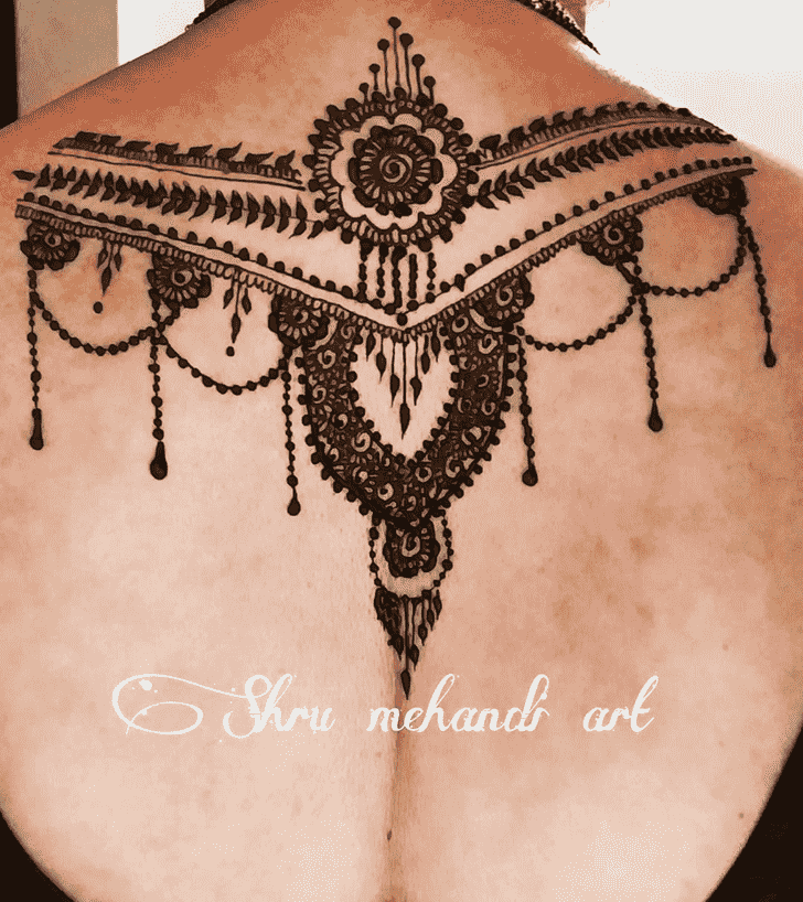 Resplendent Back Henna design