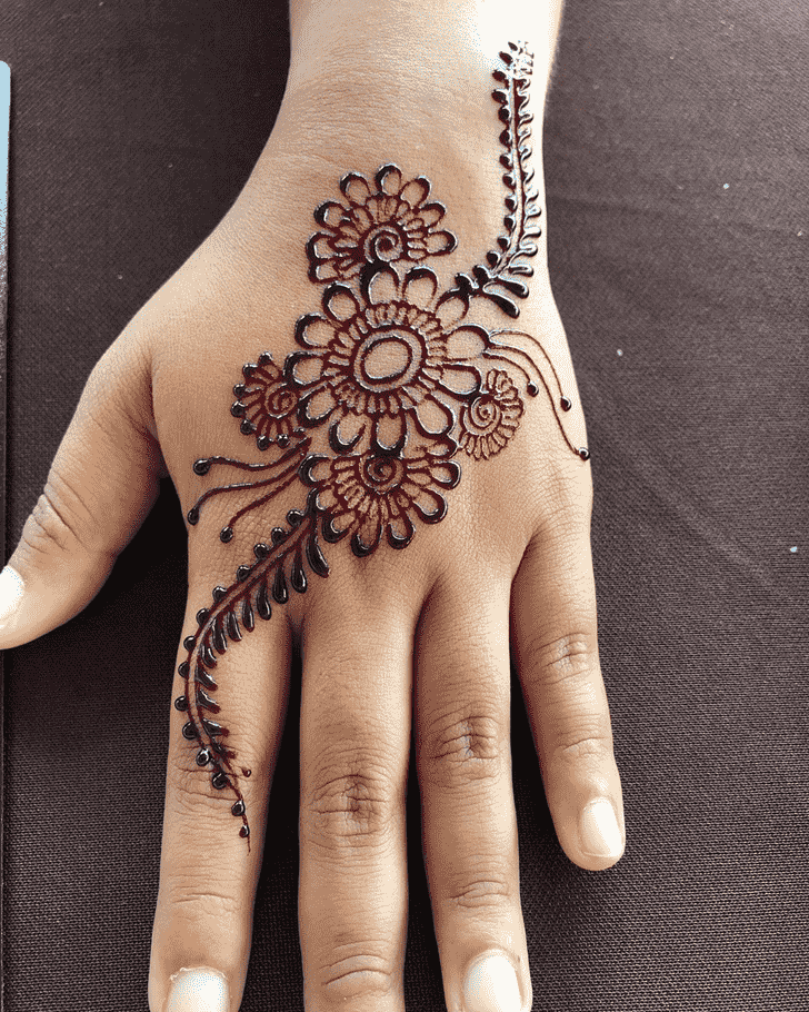 Enticing Badghis Henna Design